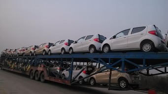 金九銀十寶雅強，單日發(fā)車突破三百輛——汽車銷售市場迎來旺季高峰